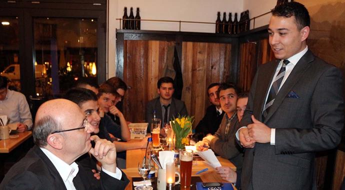 Hıristiyan partinin Müslüman adayı Almanlardan destek görüyor